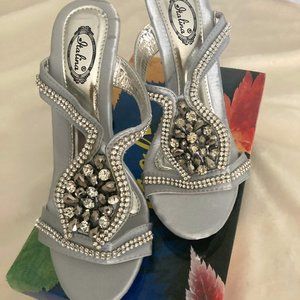 NIB Italina by Summer Rio Silver Sandals sz. 7.5